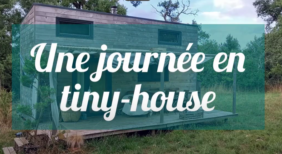 Cette image d'une tiny-house mène vers une vidéo.